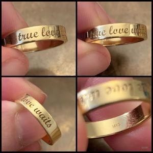 BRAND NEW 14K GOLD PROMISE RING SIZE 7